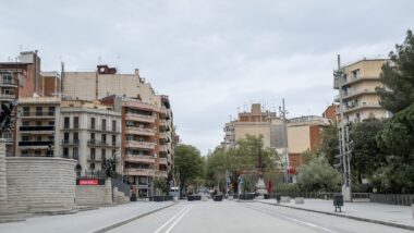 Todo a punto para el inicio de las obras de urbanización de la calle de la Marina delante de la Sagrada Família | Info Barcelona