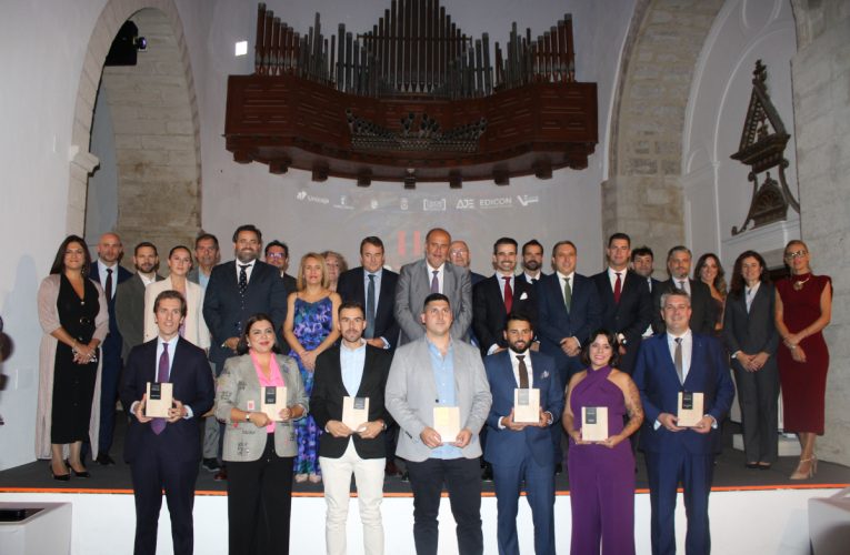 Patrocinamos los Premios AJE Castilla-La Mancha, que reconocen el talento, la innovación y el esfuerzo de jóvenes empresarias y empresarios