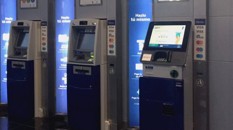 Cuáles son los nuevos límites de extracción en cajeros automáticos y cómo realizar retiros sin tarjeta
