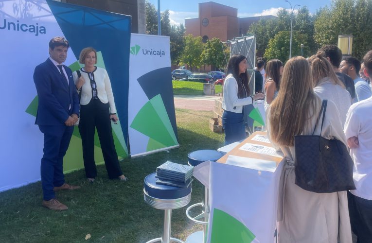 Presentes en la Feria de Bienvenida a los estudiantes de la Universidad de Salamanca