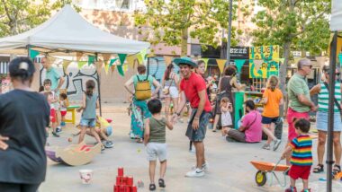 Empiezan las actividades de “Jugamos en las plazas” en los espacios de afluencia turística | Info Barcelona