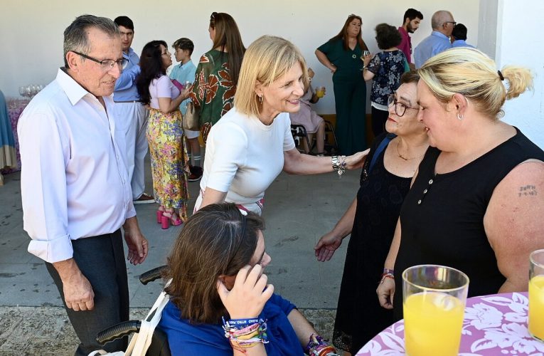 La alcaldesa reivindica la labor de Afamedis como entidad referente de inclusión