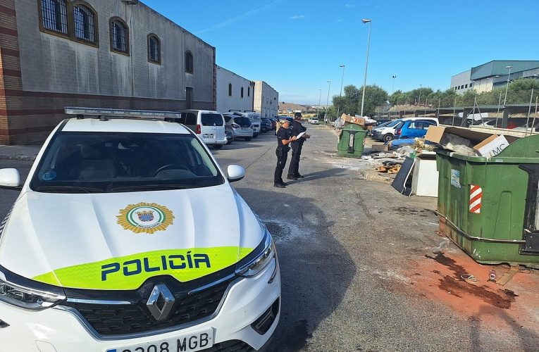 La Policía Local sigue actuando contra el vertido de residuos en zonas vecinales y polígonos industriales y comerciales