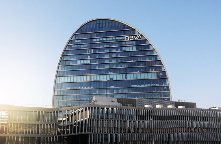 S&P sube el rating de BBVA hasta A+