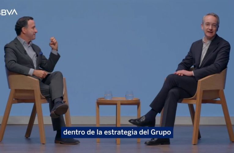 Aprendemos Juntos llegó a Colombia en un formato en vivo y en directo