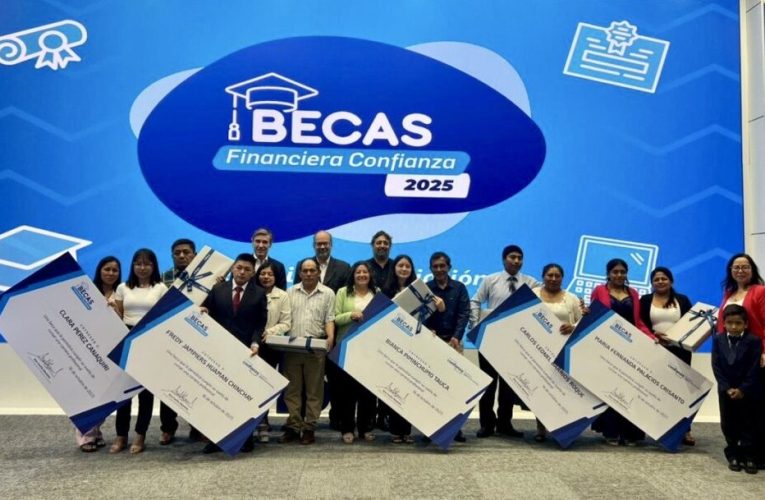 Financiera Confianza entrega seis becas a jóvenes de familias emprendedoras