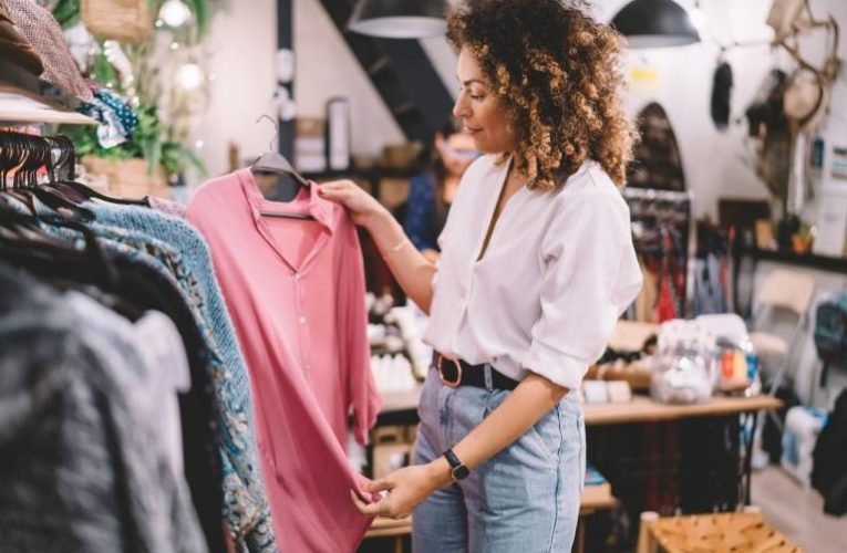 ¿por qué compramos más en rebajas?