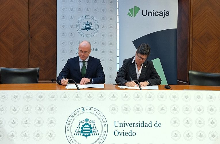 Unicaja vuelve a colaborar con la Universidad de Oviedo en los premios a los mejores expedientes