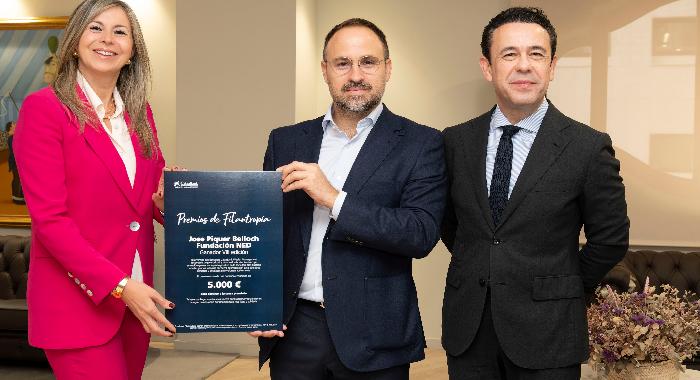 CaixaBank Wealth Management premia a José Piquer de la Fundación NED en sus VIII Premios de Filantropía, que reconocen y apoyan la labor altruista y solidaria de sus clientes