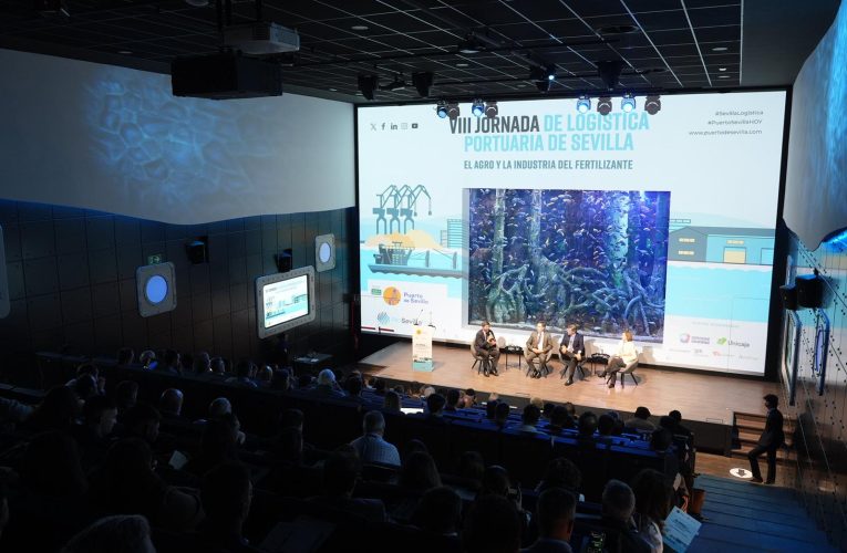 Más de 250 profesionales del sector agro se dan cita en la VIII Jornada de Logística Portuaria de Sevilla, con el patrocinio de Unicaja
