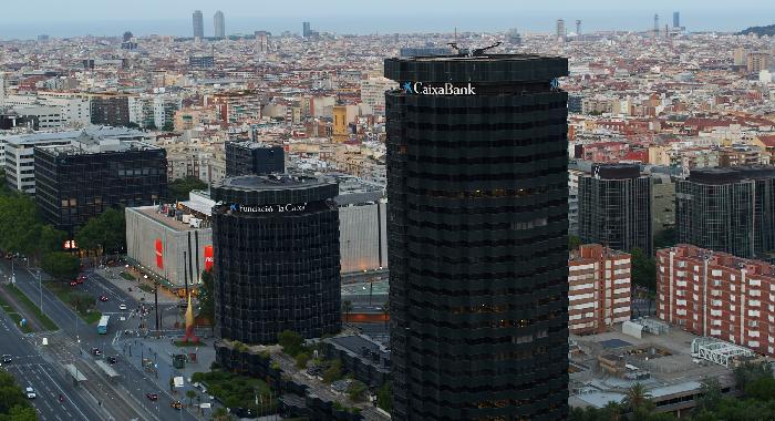 CaixaBank incorpora a Afi y Ávoris como partners para fortalecer la atención al colectivo sénior