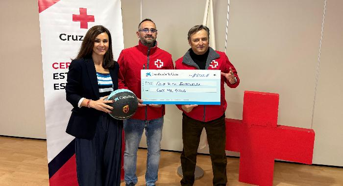 Cruz Roja de Extremadura recibe el apoyo de la Fundación ”la Caixa” a través de la iniciativa #MárcateunTripleSolidario del Circuito 3×3 de CaixaBank