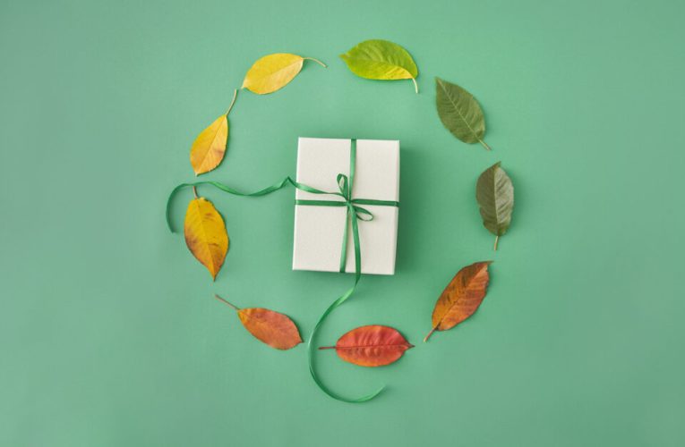 Ahorrar en Navidad planificando compras y eligiendo regalos sostenibles
