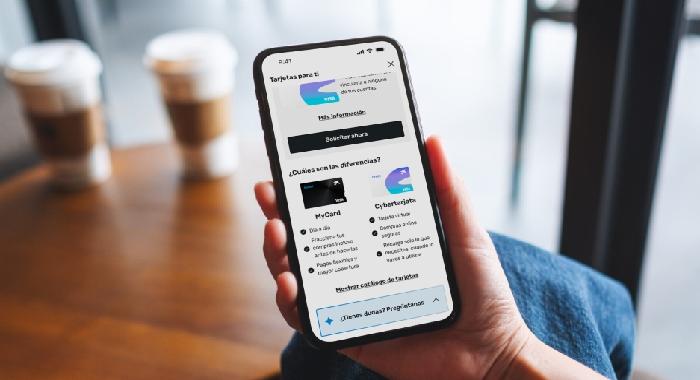 CaixaBank lanza el primer agente IA que acompaña a los clientes en la contratación de productos desde su app