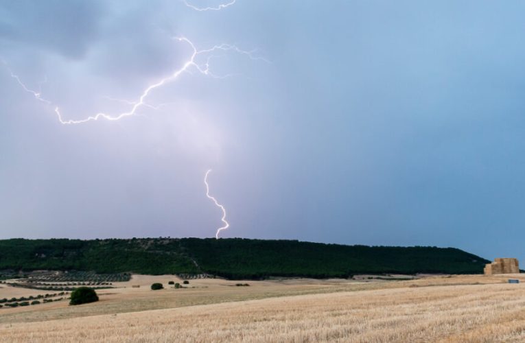 ¿Qué es una tormenta seca? La combinación de rayos y escasez de lluvia