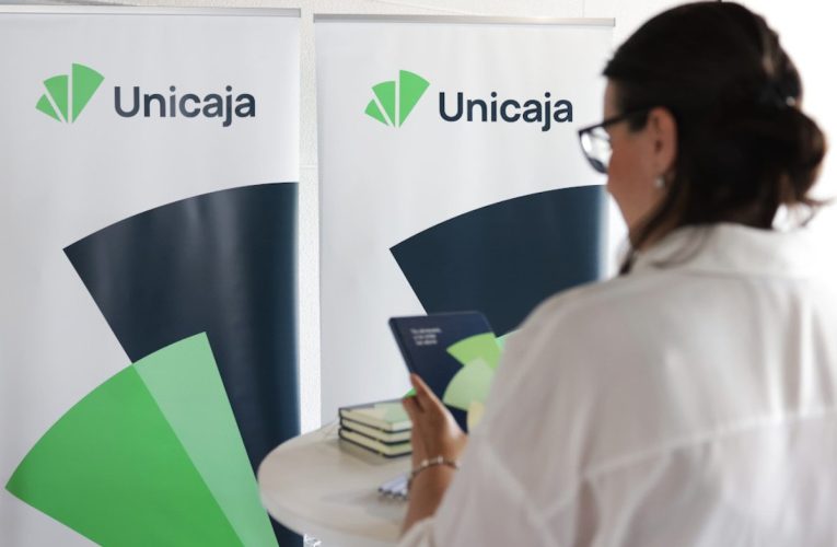 Unicaja refuerza su compromiso con el talento joven con el patrocinio del 23º Foro de Empleo de la Universidad de Oviedo