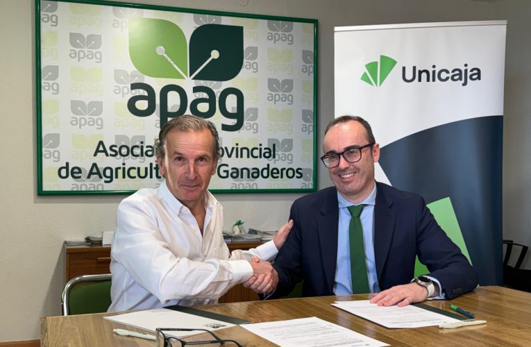 Unicaja y APAG Guadalajara firman un convenio para ayudar con la solicitud y facilitar anticipos de la PAC