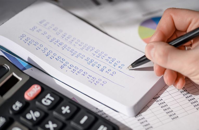 ¿Cómo se determina el precio de un producto? Guía práctica para emprendedores