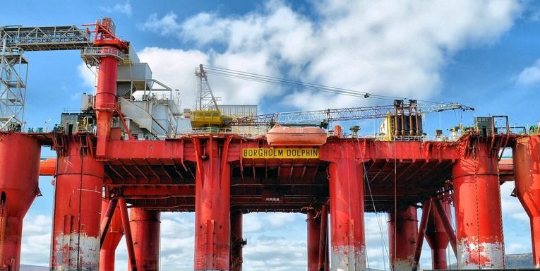 ¿De qué factores depende el precio del petróleo?