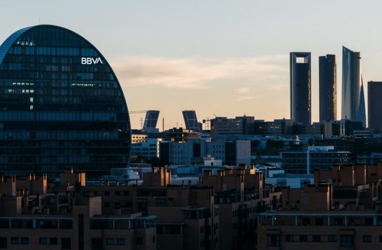 BBVA se suma a la Hora del Planeta apagando sus sedes corporativas