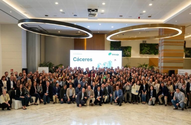 La red comercial de Unicaja se reúne en Cáceres para reforzar las prioridades del Plan Estratégico