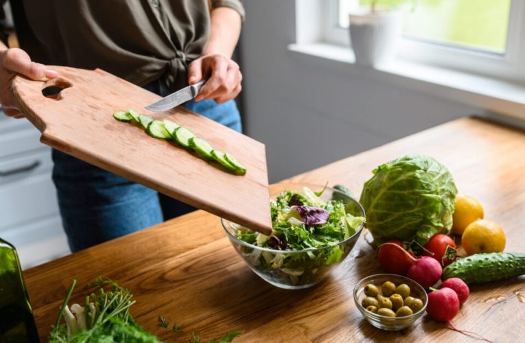 ¿Qué es la alimentación sostenible y cómo reducir su impacto?