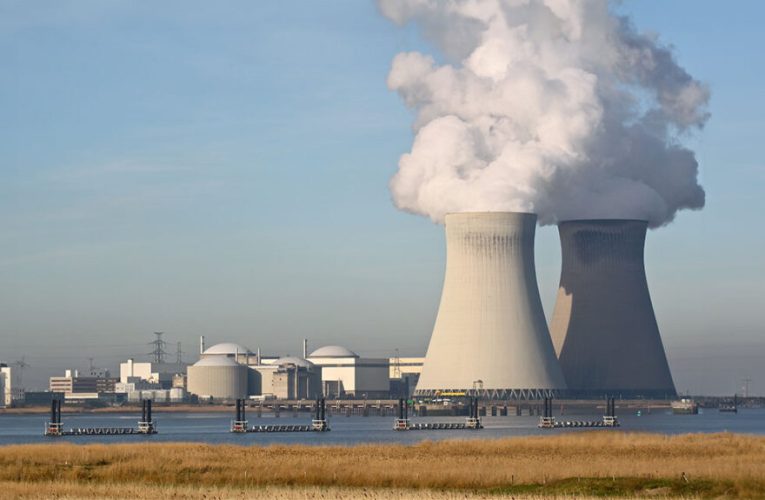 ¿Qué diferencia hay entre fisión nuclear y fusión nuclear?
