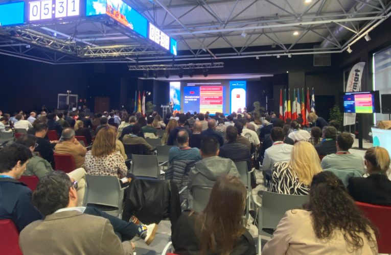 Gijón acoge un congreso internacional sobre cirugía de rodilla con la colaboración de Unicaja