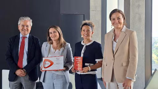 La AEERC reconoce a BBVA por su apuesta por la IA generativa y experiencia de cliente
