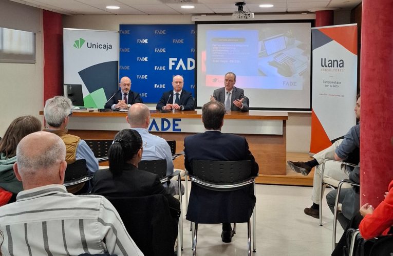 La factura electrónica obligatoria centra una jornada empresarial patrocinada por Unicaja