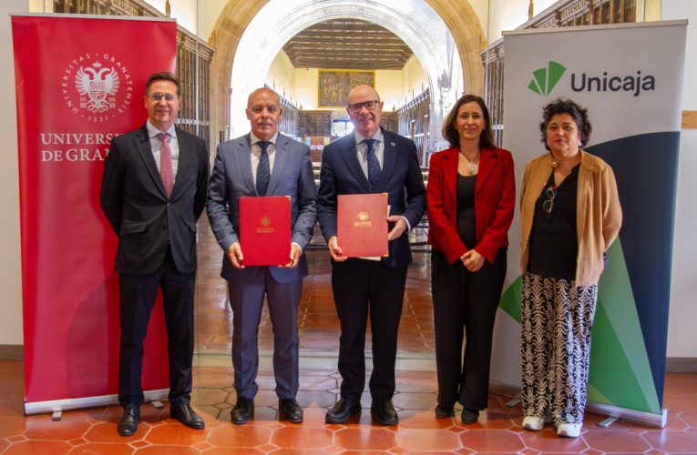 Renovación con la Universidad de Granada de la financiación sin coste de la matrícula para el curso 2026-2027