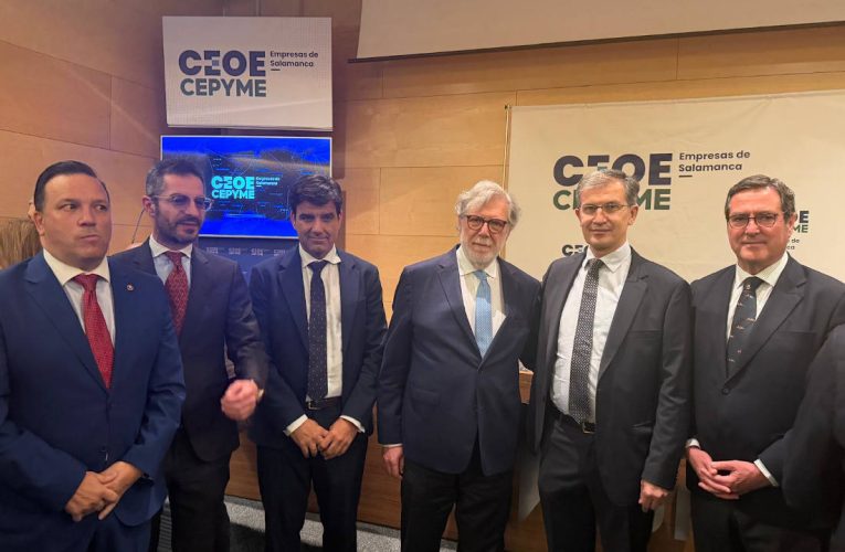 Celebración del acto ‘Por la unidad empresarial’ en el Aula de Cultura de Unicaja en Salamanca