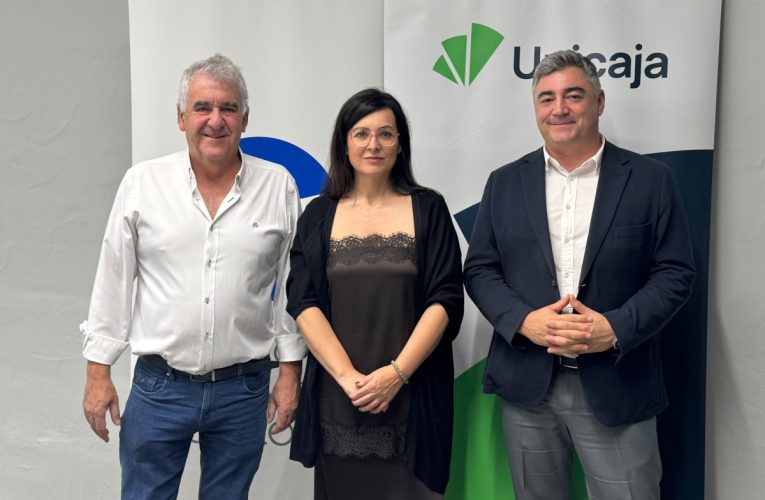 Firma de un convenio con el Círculo Empresarial Moralo para impulsar la competitividad y el desarrollo empresarial de la comarca